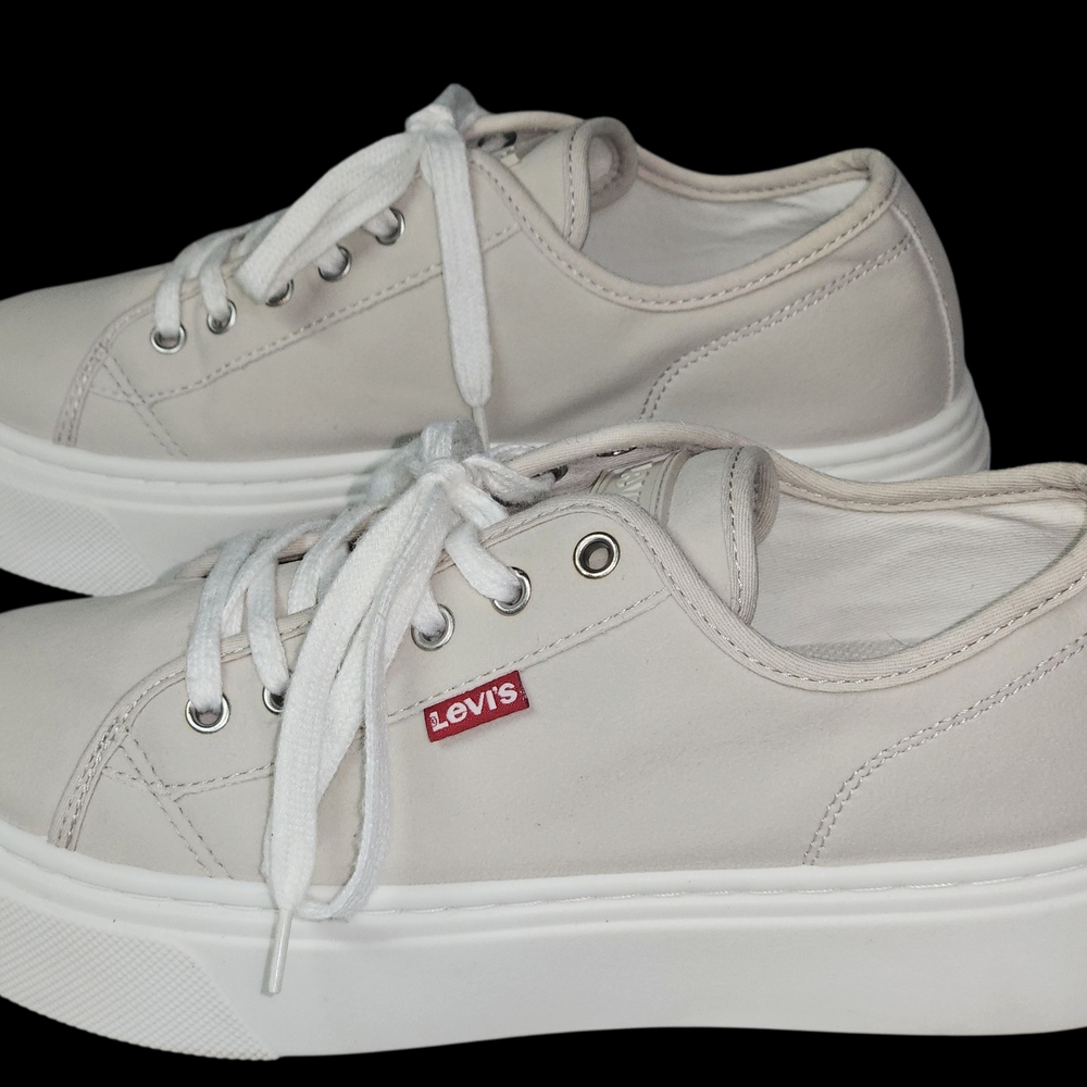 Levi's Classic Platform Size 8.5 Tan W/White Soles Sneakers - Picture 3 of 9